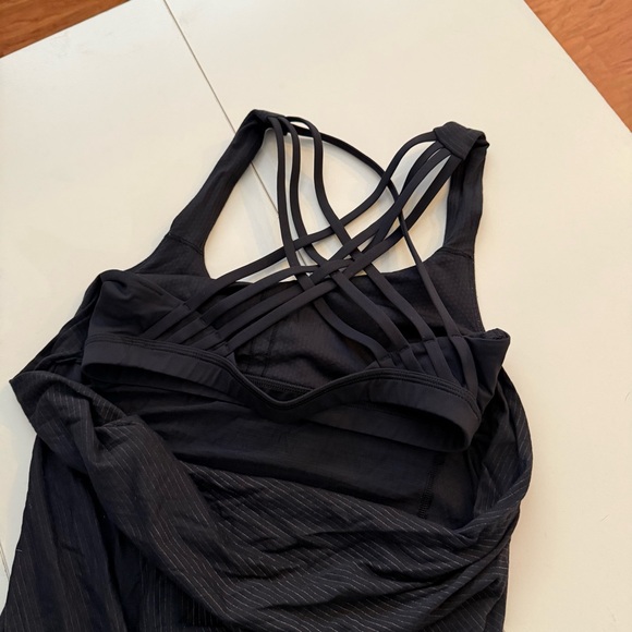 Lululemon Black Gold Striped Strappy Back Tank Top Built-In Bra Yoga Balletcore - Picture 5 of 5